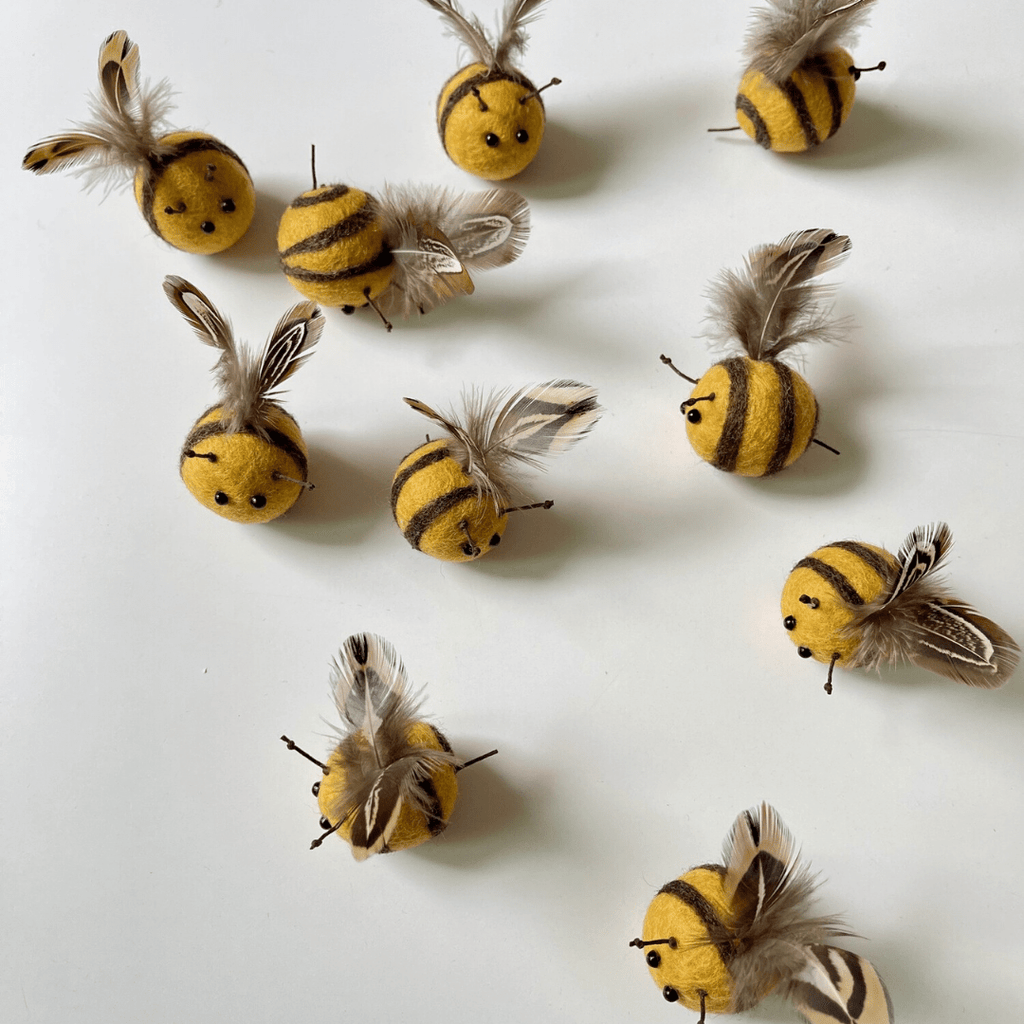 WETNOSE ねこ用おもちゃ honeybee